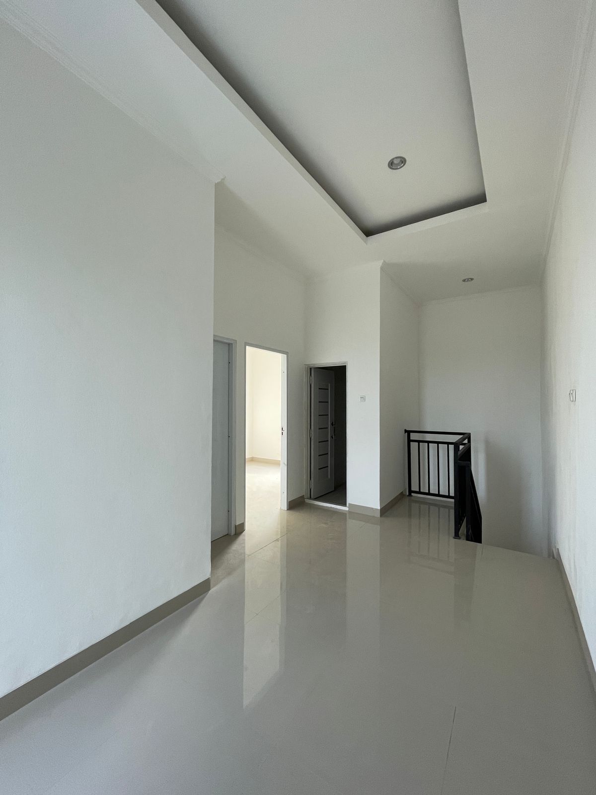 Area lantai atas rumah 2 lantai Zia Emerald Tarumajaya