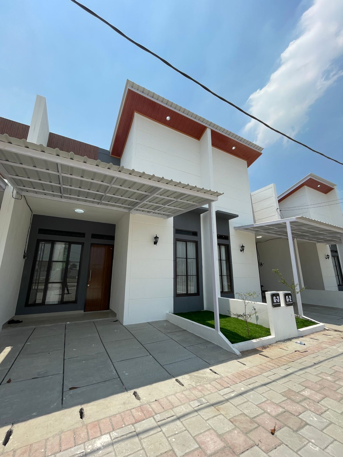 Fasad rumah 1 lantai Zia Emerald Tarumajaya